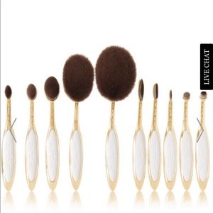SOLD NWT Artis Elite Gold 10 Brush Set